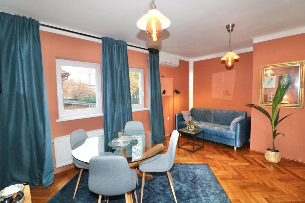 Studio City Apartma