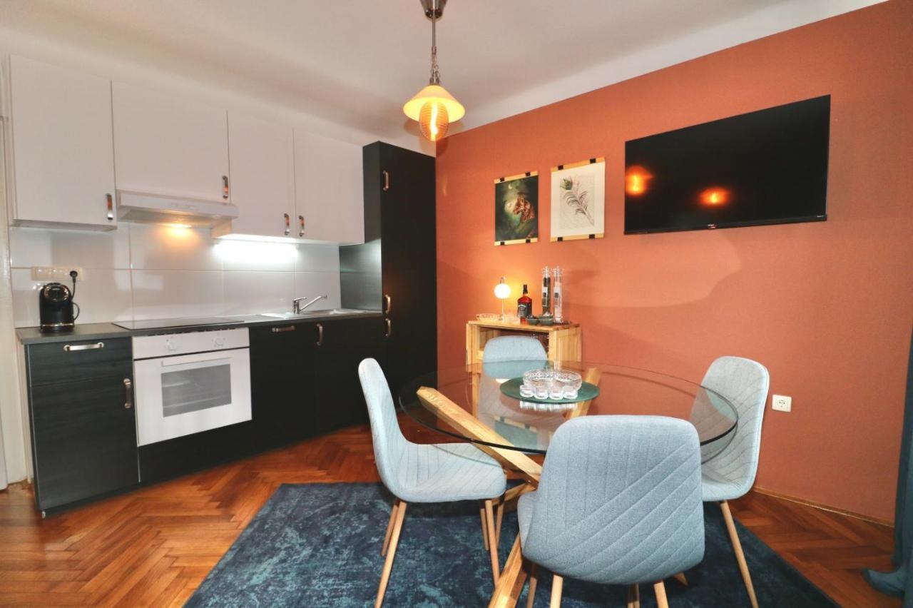 Studio City Apartma *