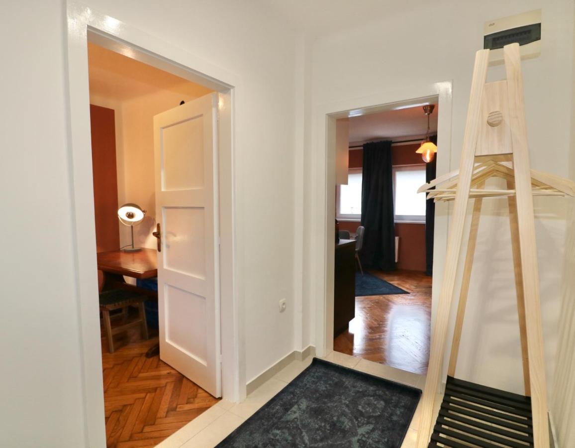 Studio City Apartma